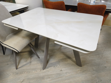 Стол DikLine DKA120E Керамика Icelandic White Jade (Ostra Bianco Light)/подстолье капучино/опоры капучино
